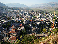 Gjirokastër - pohled od hradu