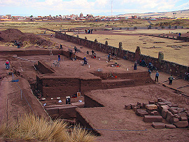archeologické vykopávky vedle posvátné plošiny
